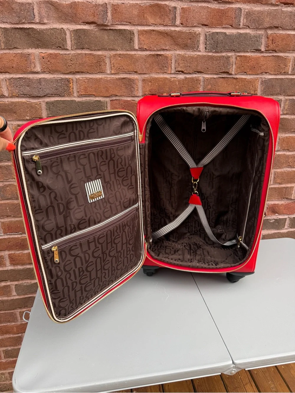 Henri Bendel New York Red Spinner Carry-On Suitcase Luggage - Picture 9 of 13